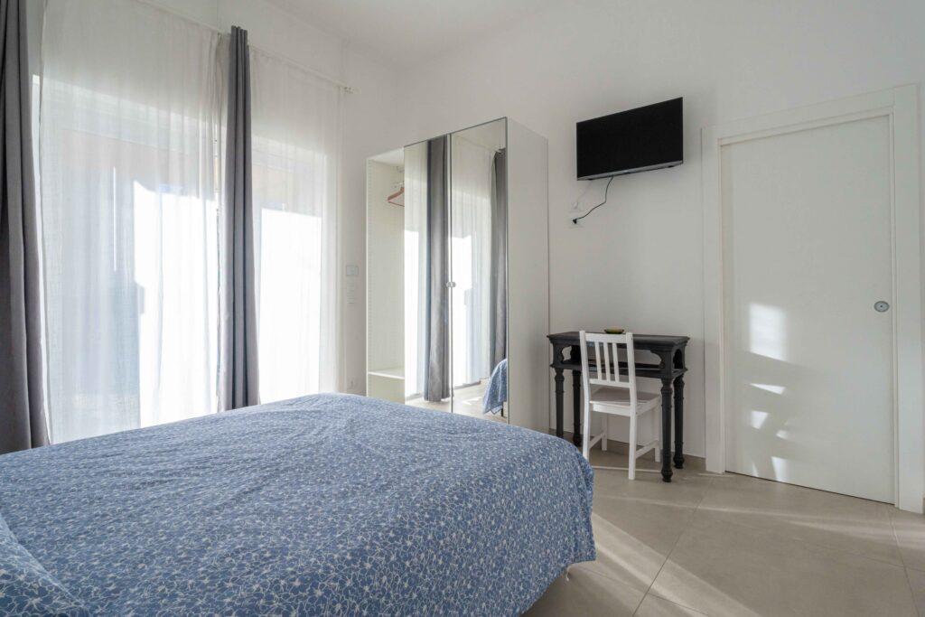 Villa Magliese giardino PISCINA GESTRUEMIA PRATO ARANCI VASI PIETRA salento vacanze vacations italy italia puglia pool garden maglie vacation house bedroom