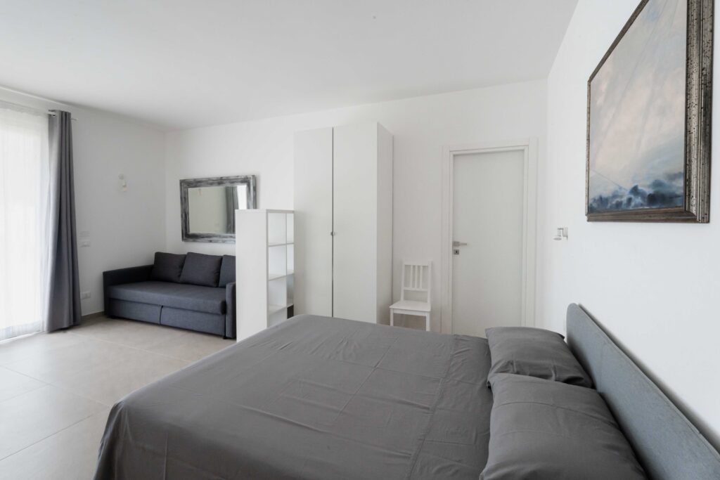 Villa Magliese giardino PISCINA GESTRUEMIA PRATO ARANCI VASI PIETRA salento vacanze vacations italy italia puglia pool garden maglie vacation house bedroom
