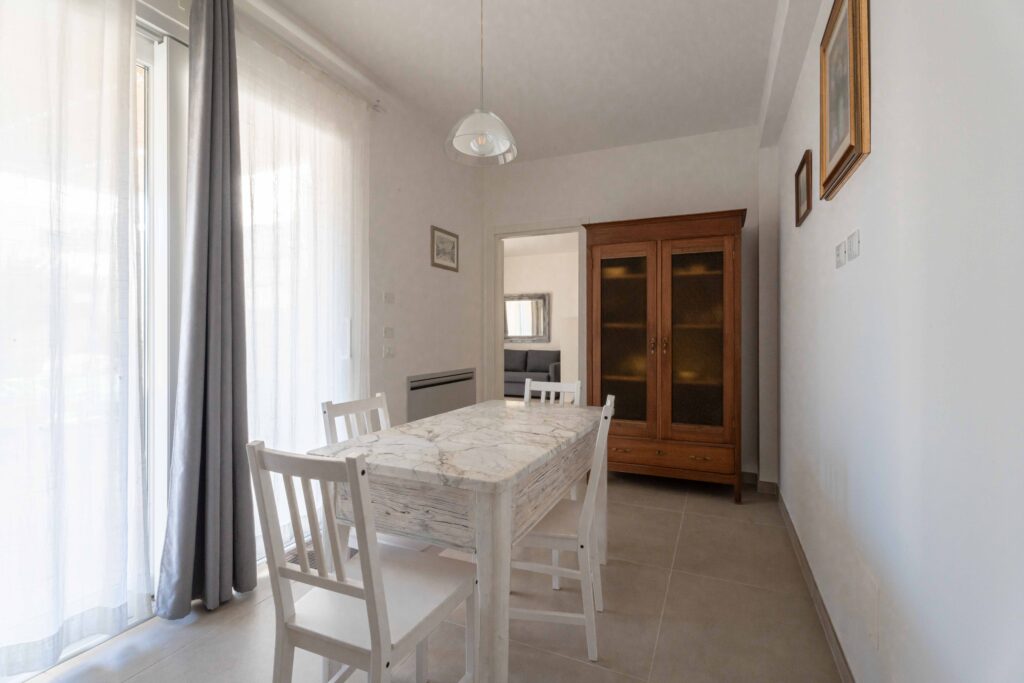 Villa Magliese giardino PISCINA GESTRUEMIA PRATO ARANCI VASI PIETRA salento vacanze vacations italy italia puglia pool garden maglie vacation house Livingroom