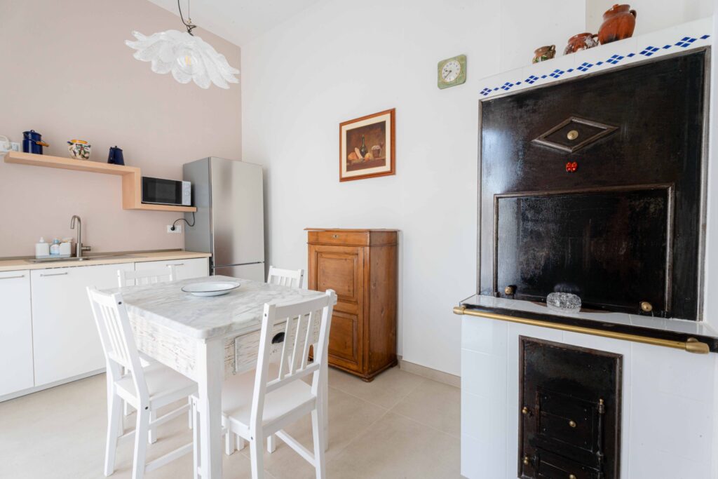 Villa Magliese giardino PISCINA GESTRUEMIA PRATO ARANCI VASI PIETRA salento vacanze vacations italy italia puglia pool garden maglie vacation house garden casa laura casa don vincenzo casa donna marietta