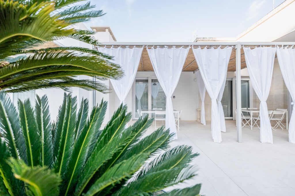 Villa Magliese giardino PISCINA GESTRUEMIA PRATO ARANCI VASI PIETRA salento vacanze vacations italy italia puglia pool garden maglie vacation house garden casa laura casa don vincenzo casa donna marietta
